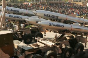 भारतसँगको सिमानामा चीनले तैनाथ गर्‍यो क्रुज मिसाइल जडित बमबर्षक हतियार