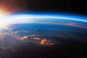 पृथ्वीको वायुमण्डलमा भेटियो रहस्यमय भ्वाङ, के होला असर ?